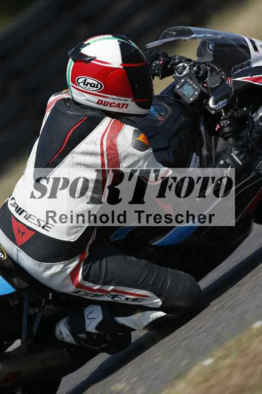 /Archiv-2023/28 05.06.2023 Moto Club Anneau du Rhin/rouge-expert/2